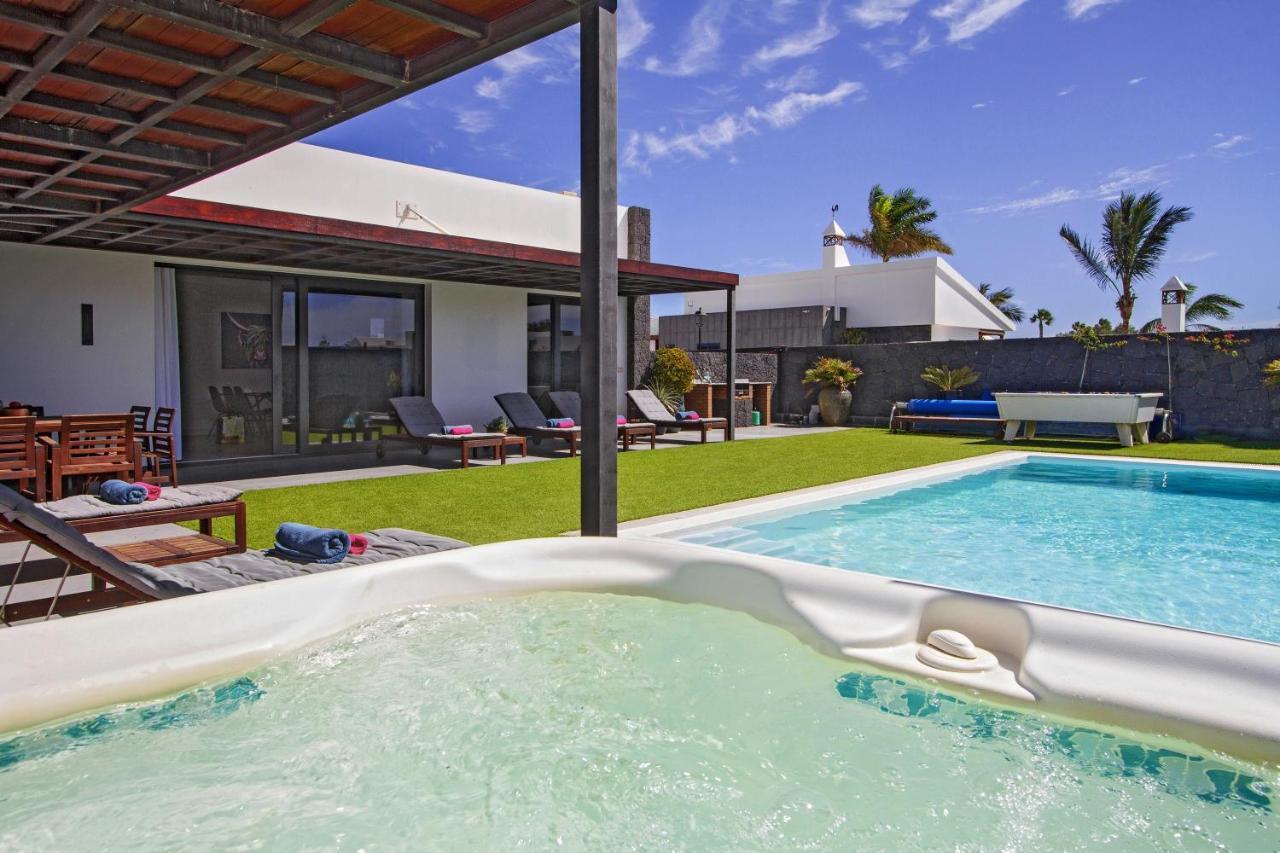 Luxury Los Mojones Villa Short Walk To Old Town Private Heated Pool Villa Los Mojones Angie Puerto Del Carmen Tías Esterno foto