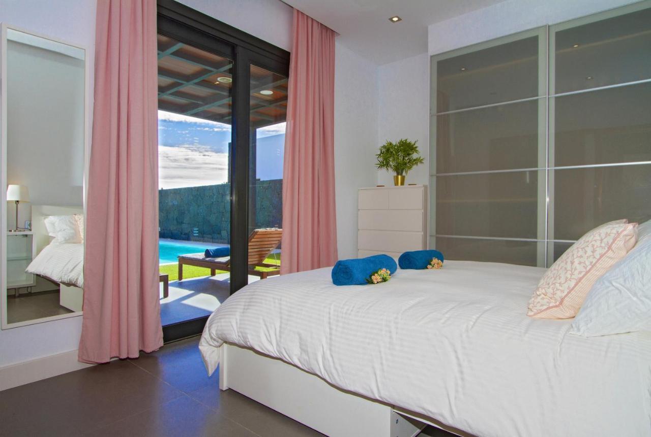 Luxury Los Mojones Villa Short Walk To Old Town Private Heated Pool Villa Los Mojones Angie Puerto Del Carmen Tías Esterno foto